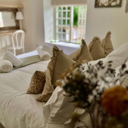 Posh Little Cottage Ланголен Екстериор снимка