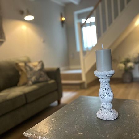 Posh Little Cottage Ланголен Екстериор снимка