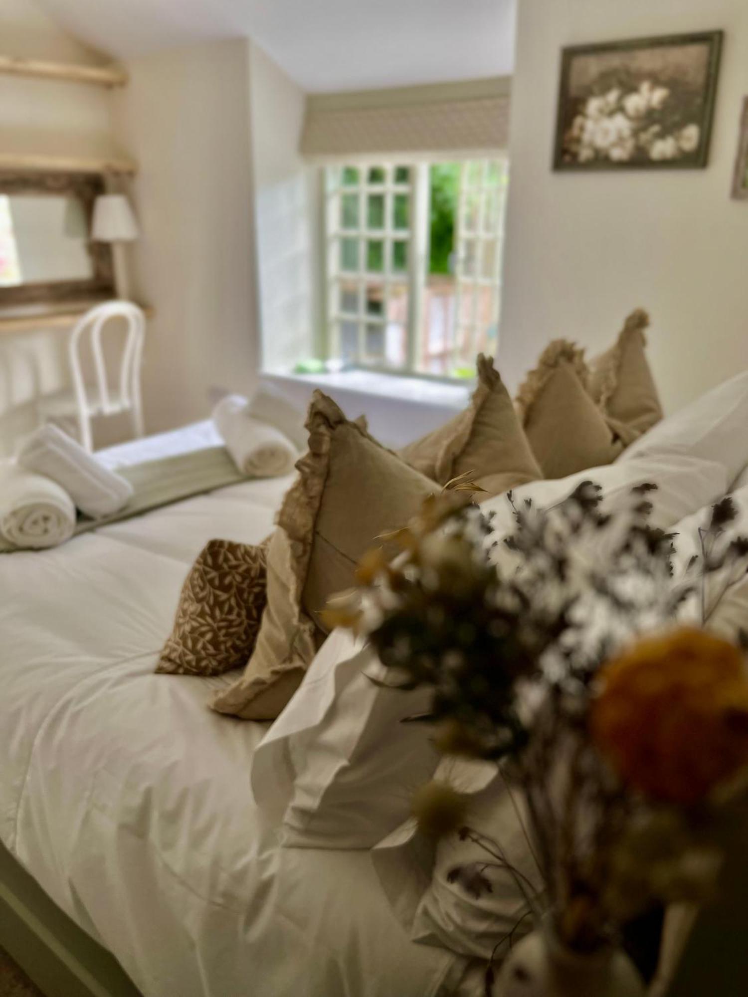 Posh Little Cottage Ланголен Екстериор снимка